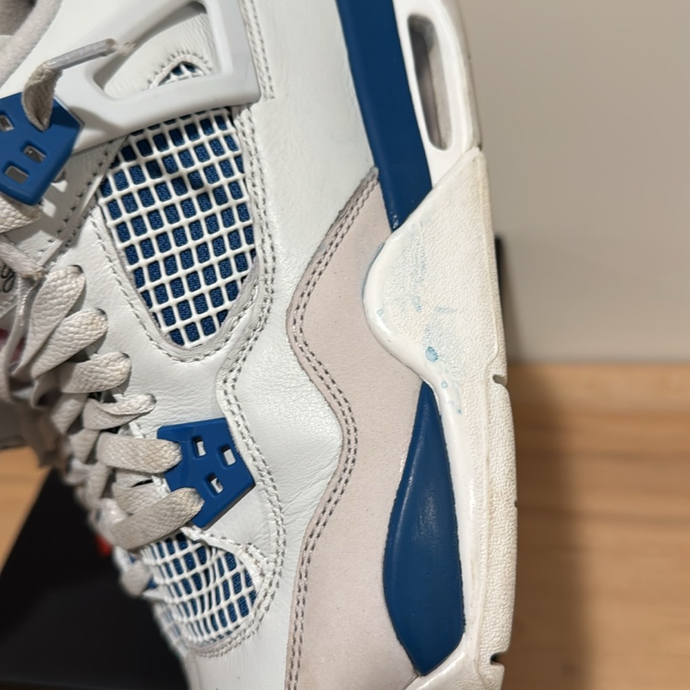 Air Jordan 4 Retro - Picture 4 of 7